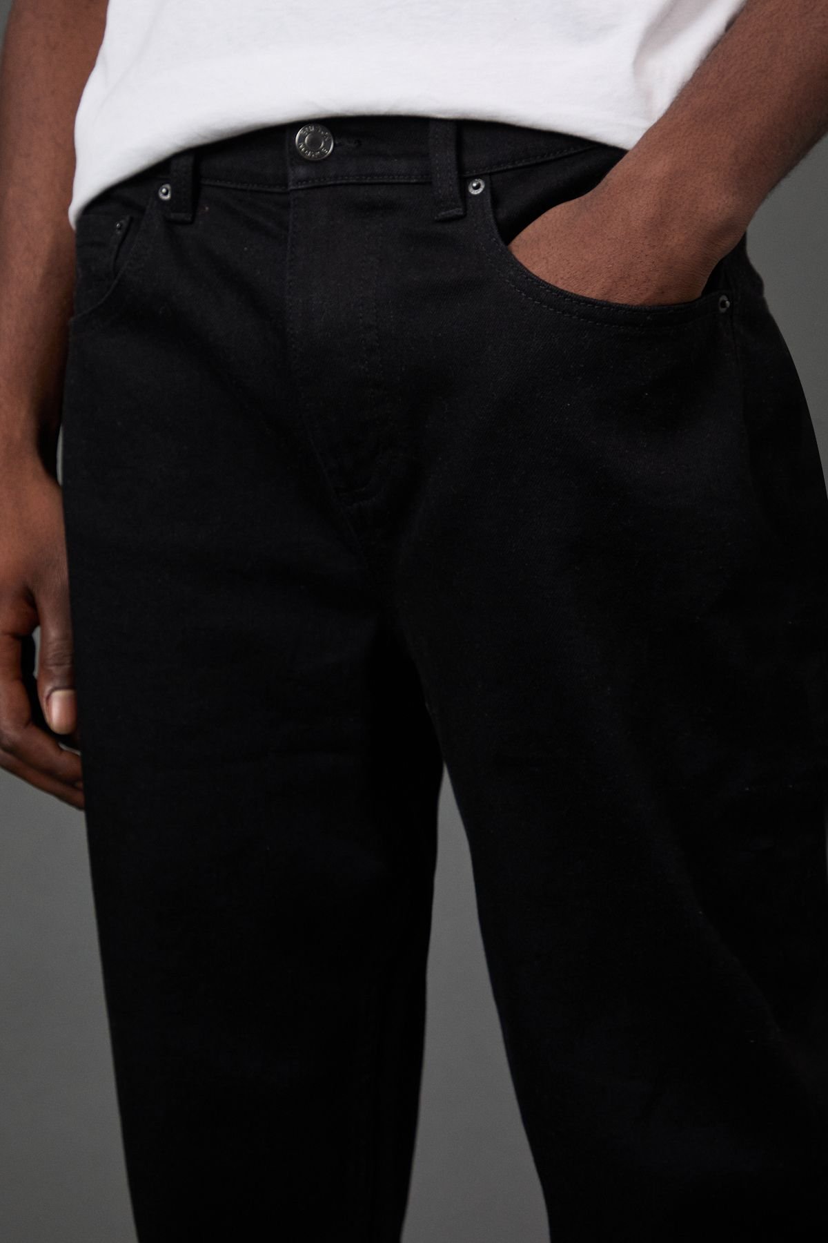 Burton Burton Men's Black Stretch Tapered Fit Jeans - 4