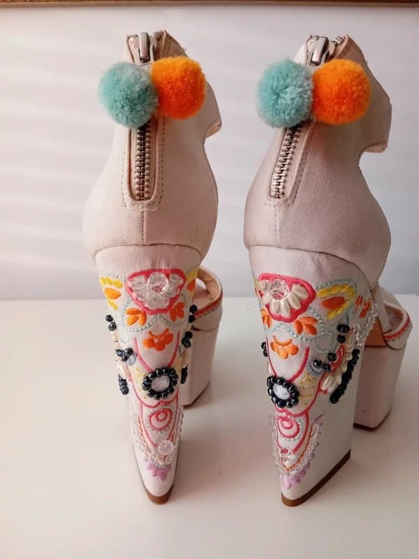 ASOS Asos platform embellished shoes. Size 6