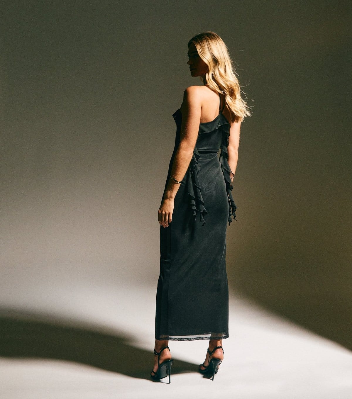 New Look Women's Black Mesh Ruffled Halterneck Midi Dress New Look - 4