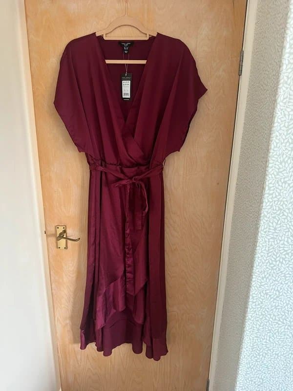 New Look New Look Burgundy satin style dress