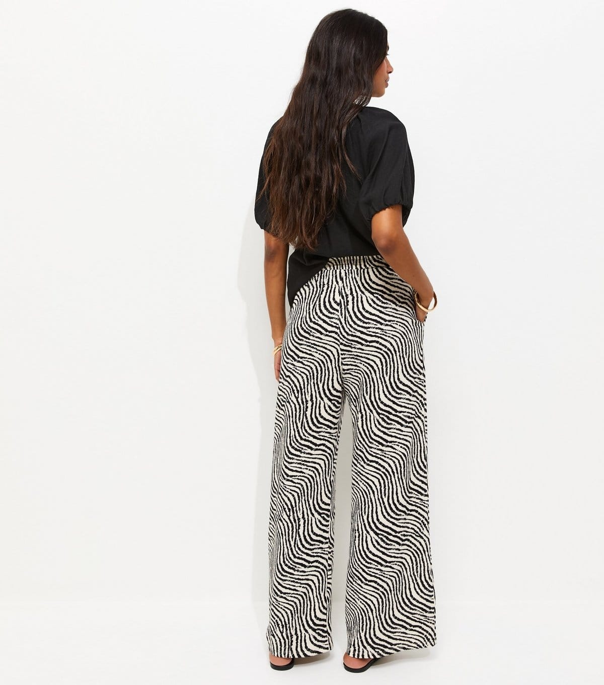 New Look Women's Brown Zebra Print Crinkle Texture Wide Leg Trousers New Look - 4