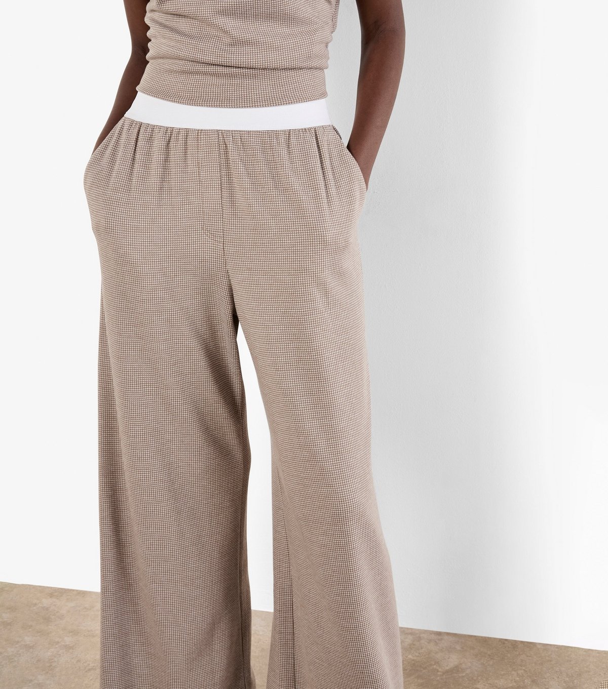 Apricot Women's Stone Dogtooth Elasticated Waist Trousers Apricot New Look - 4