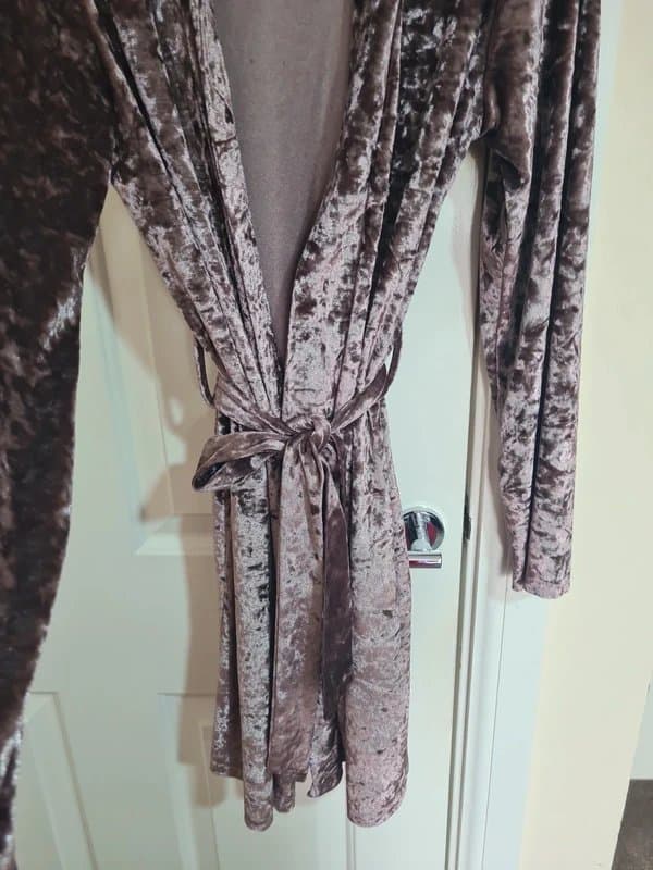 New Look Size S new look dusty pink crushed velvet dressing gown