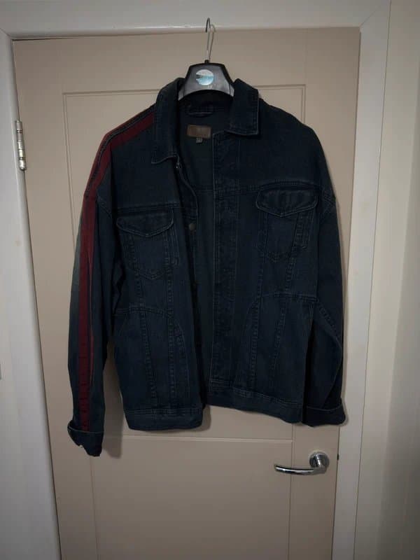 ASOS ASOS Denim Jacket – Dark Wash – Burgundy Stripe – Medium