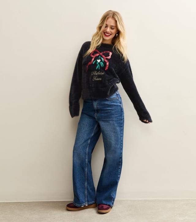 New Look Women's Black Fluffy Embroidered Mistletoe Motif Jumper New Look - 3