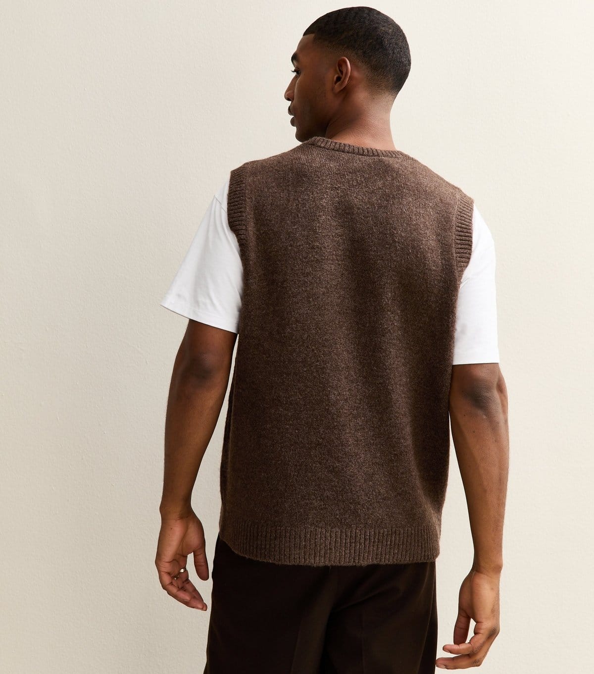 New Look Men's Dark Brown Relaxed Fluffy Crew Vest New Look - 4