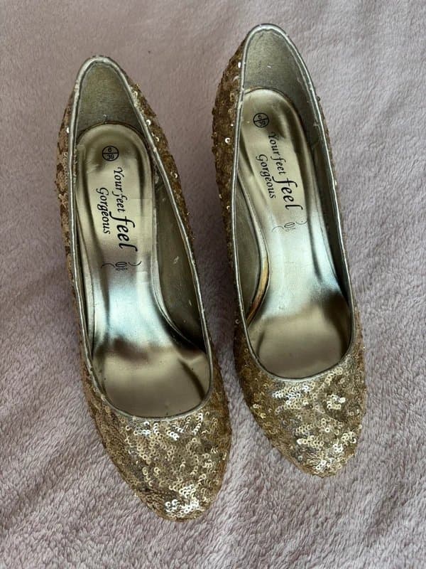 New Look Gold sequin heels size 6
