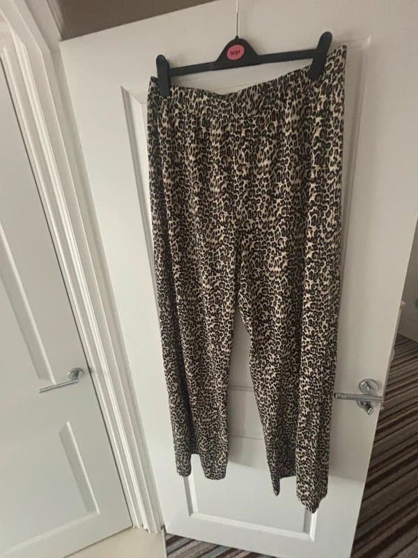 JDY JDY Leopard tall textured wide leg trousers