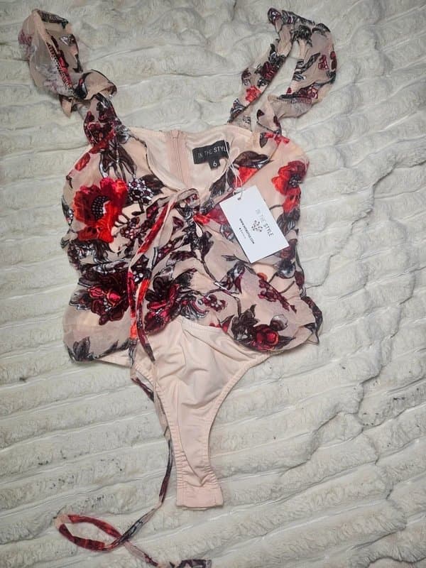 In The Style Floral mesh bodysuit / top size 6.