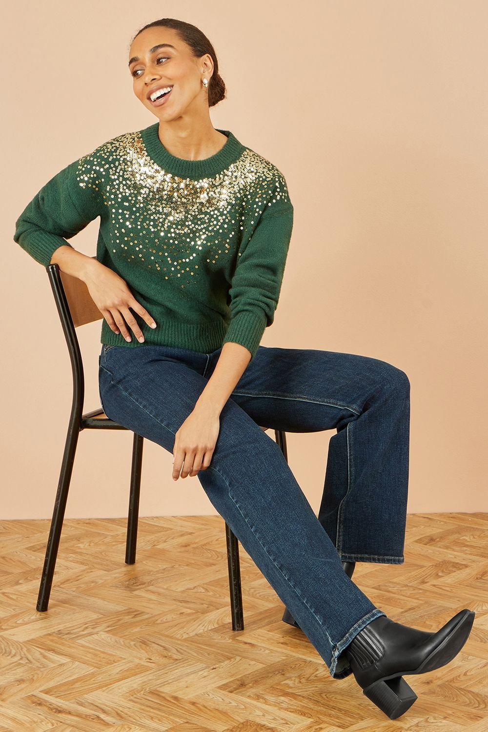 Yumi Yumi Women's Green Relaxed Knitted Jumper With Scattered Sequin Neckline - 3