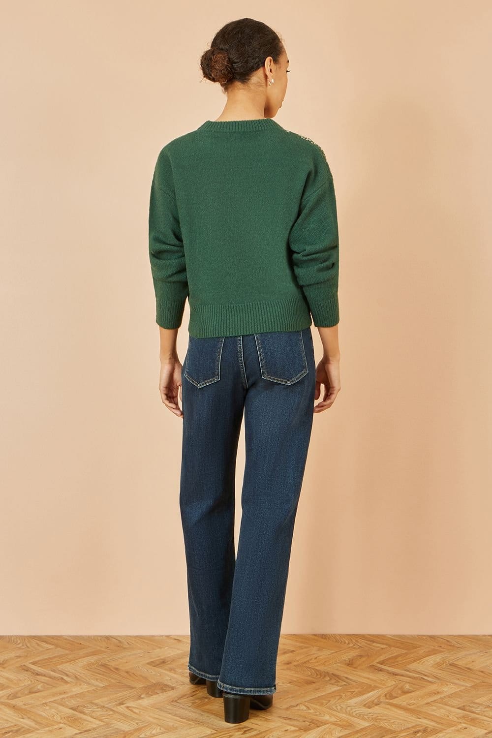 Yumi Yumi Women's Green Relaxed Knitted Jumper With Scattered Sequin Neckline - 4