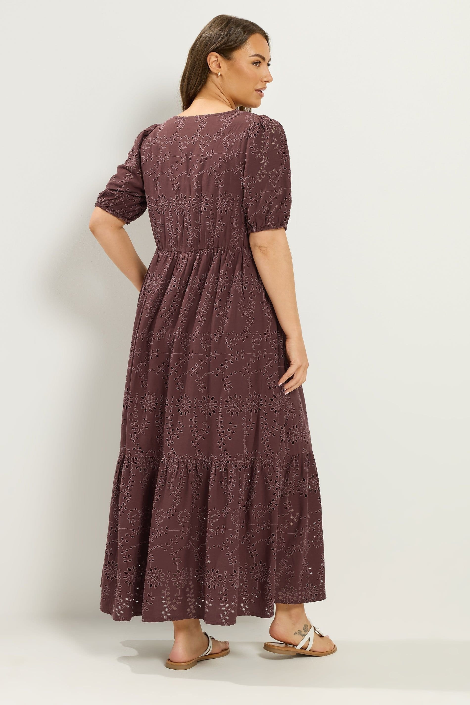 Yours Yours Women's Broderie Anglaise Tea Dress in Chocolate - 4