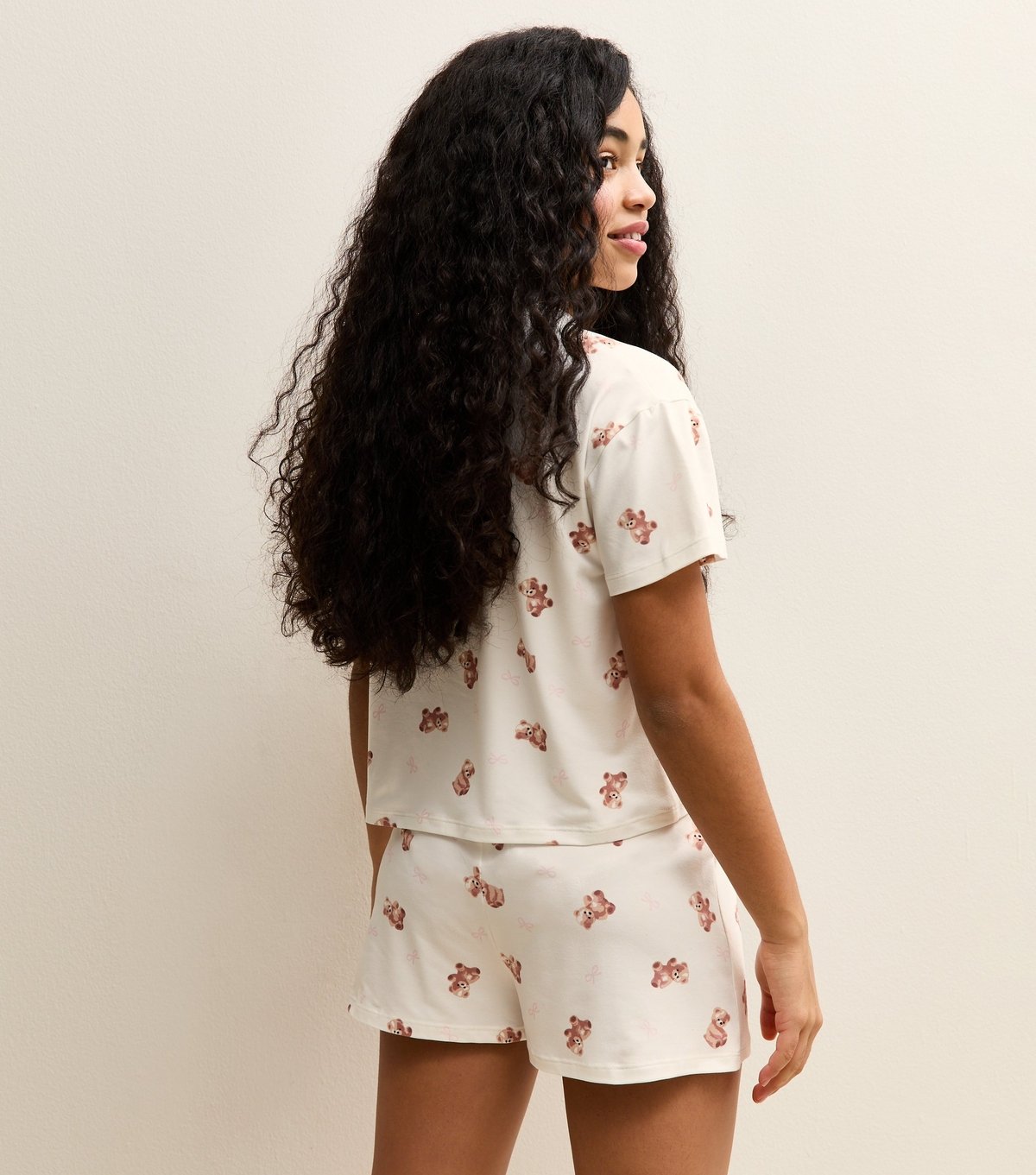 New Look Girls' White Teddy Bear Print T-Shirt and Shorts Pyjama Set New Look - 4