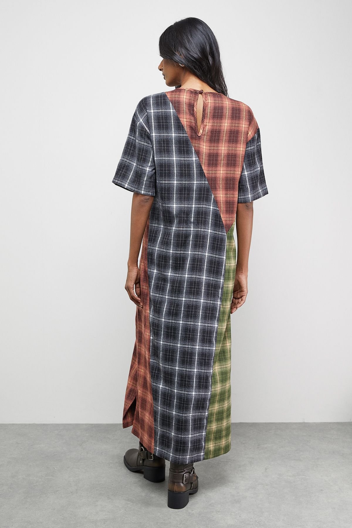 Warehouse Warehouse Women's Mixed Panelled Check Oversized Midi T-Shirt Dress - 3