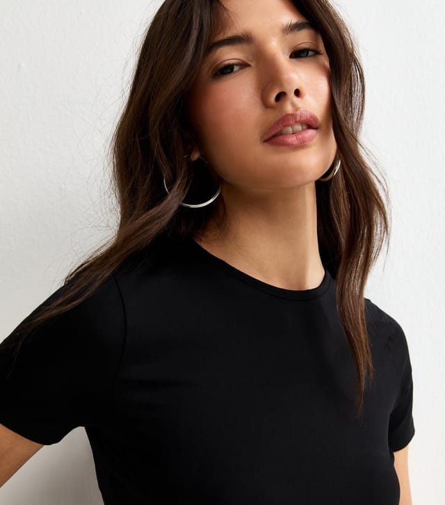 New Look Women's Black Crew Neck Slinky Cropped T-Shirt New Look - 2