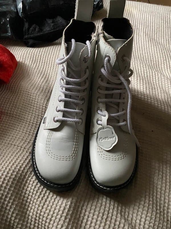 Kickers Kickers White Leather Ankle Boots – EU38 / UK5 | Chunky Sole | Contemporary Statement Boots