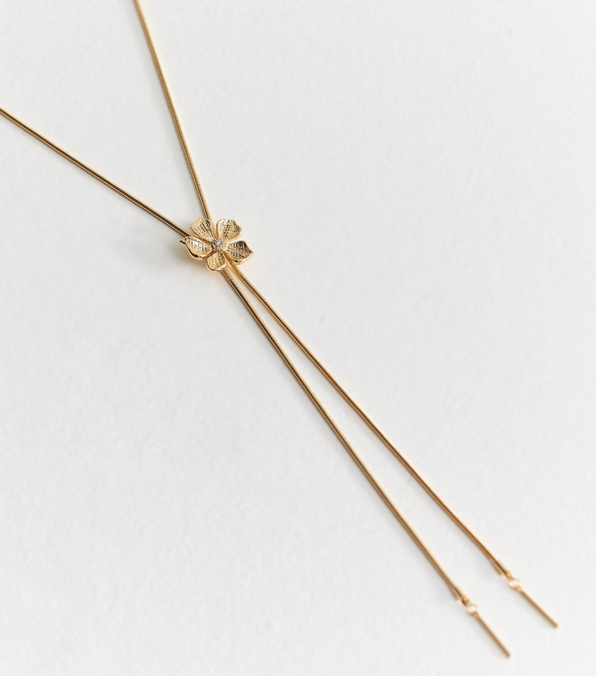 New Look Gold Tone Textured Flower Long Toggle Necklace New Look - 3