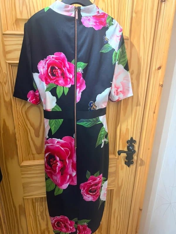 Ted Baker Vibrant Ted baker wiggle dress