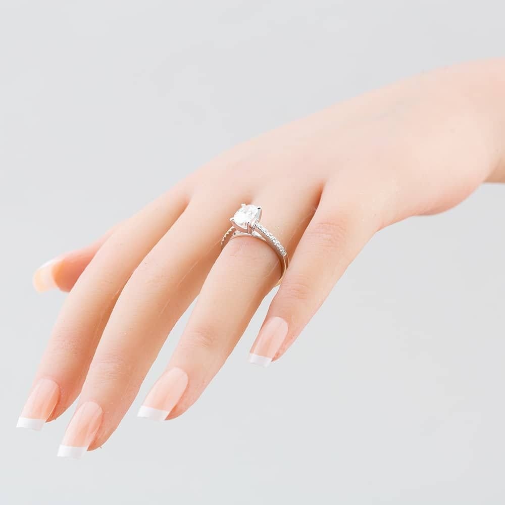 T.H.Baker T.H.Baker Women's 9ct White Gold Laboratory-Grown 1.20ct Oval & Brilliant Cut Diamond Shoulder Set Solitaire Ring in Silver - 4