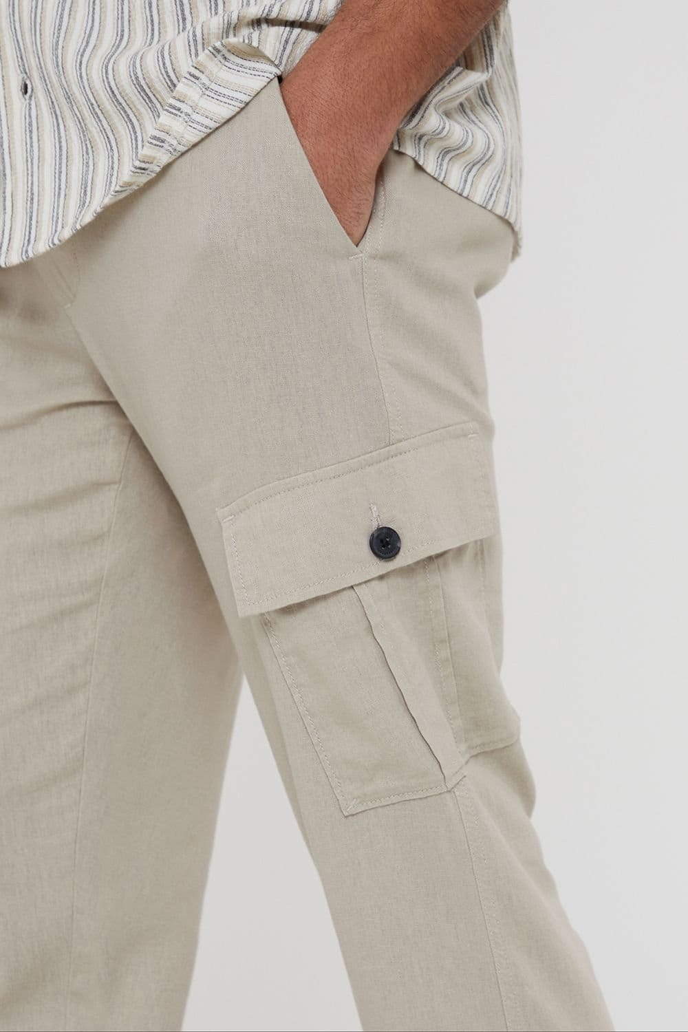 Threadbare Threadbare Men's 'Ramsay' Linen Blend Cargo Trousers in Stone - 4