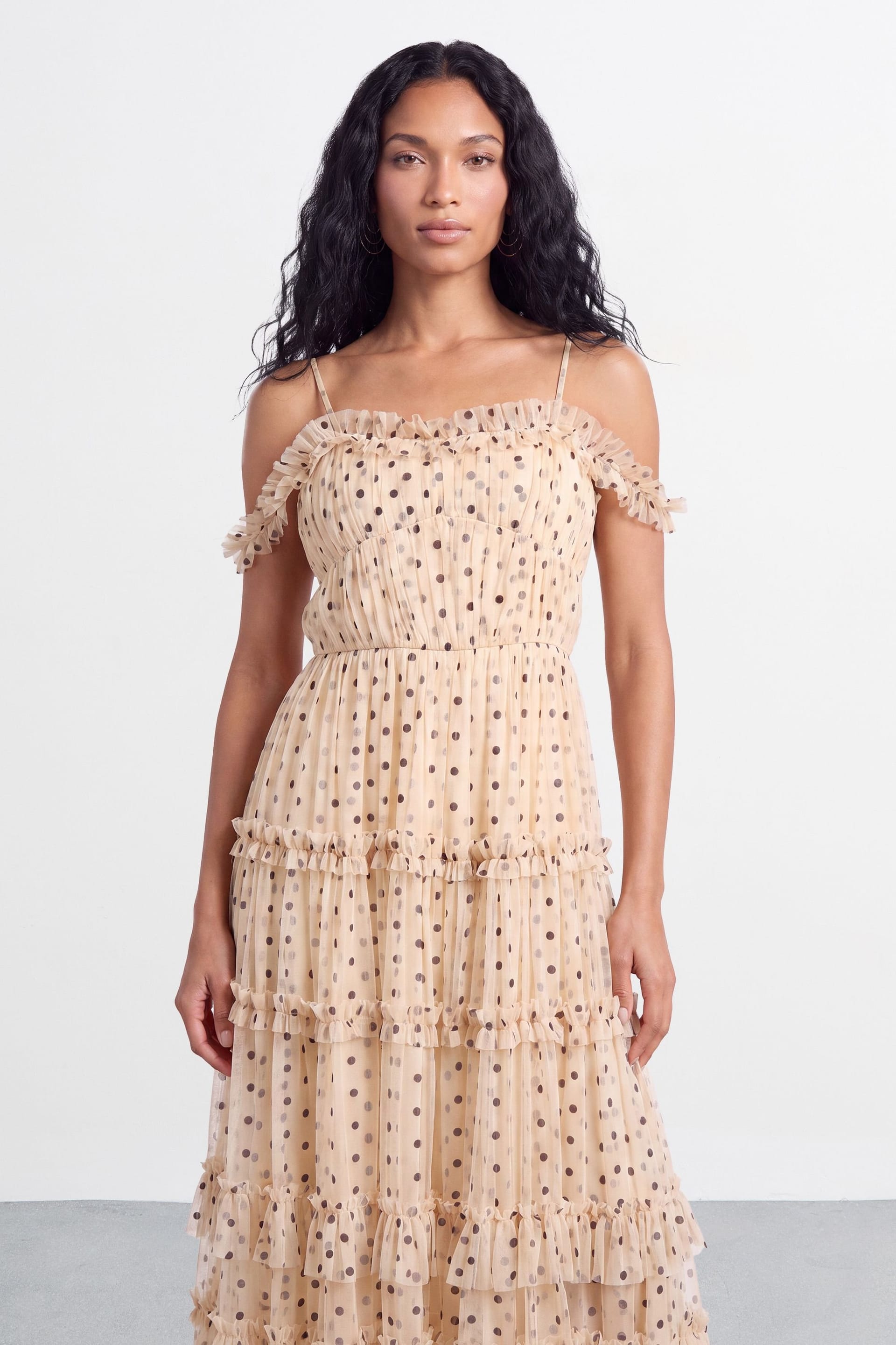Warehouse Warehouse Women's Bardot Gathered Seam Detail Tulle Maxi Dress in Ivory - 4