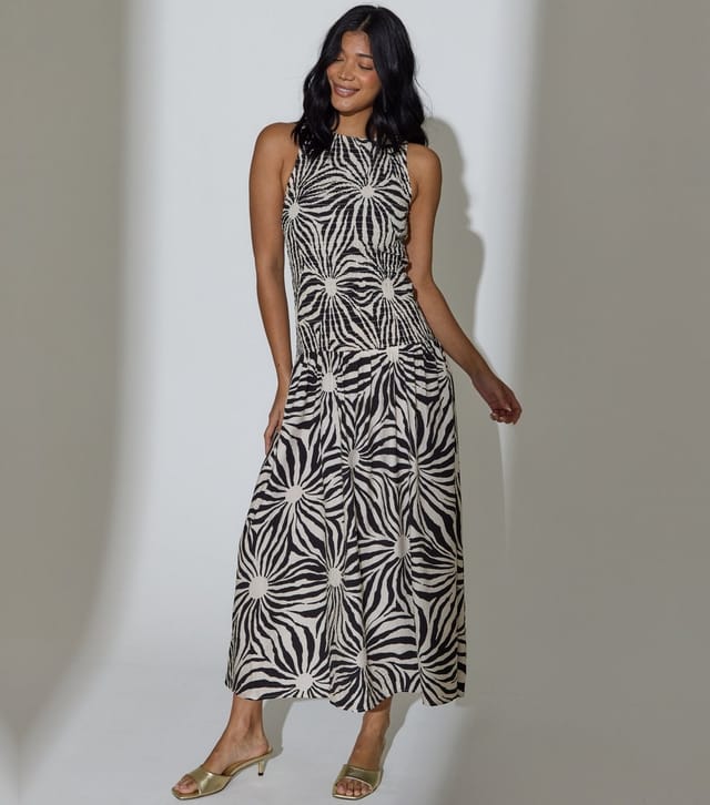 South Beach Women's Black Sunburst Print Shirred Midi Dress South Beach New Look - 3