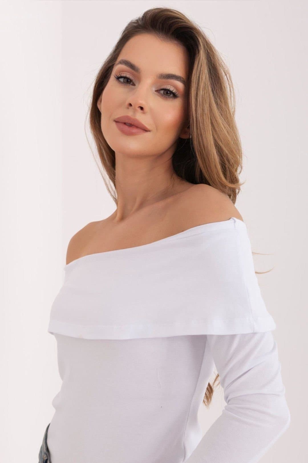 Love Lace Love Lace White Off-Shoulder Fitted Blouse