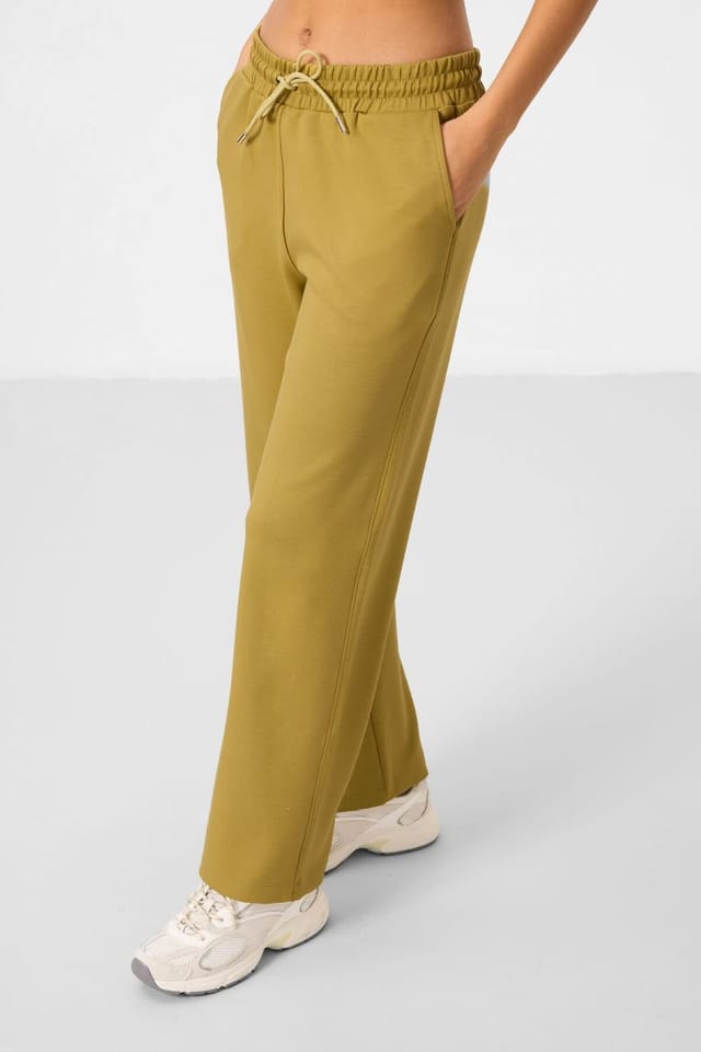Tommy Life Tommy Life Women's Oversized Hooded Sweatshirt & Wide-Leg Pants Set in Khaki - 3