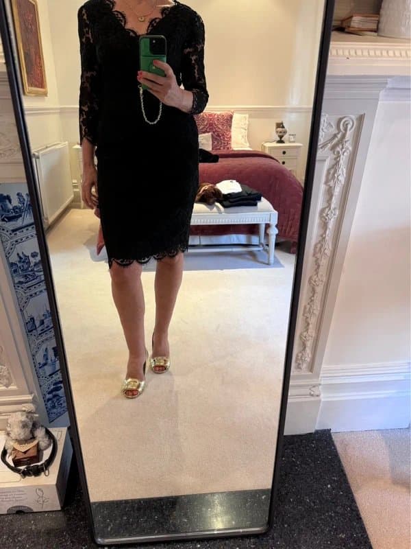 Louise kenn Pretty lace and silk dress