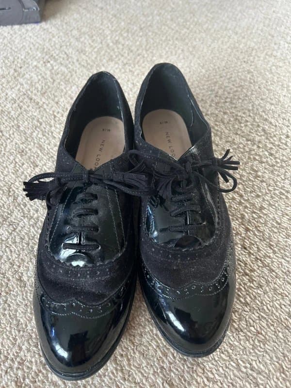 New Look Black mixed patent/suede women’s shoes.