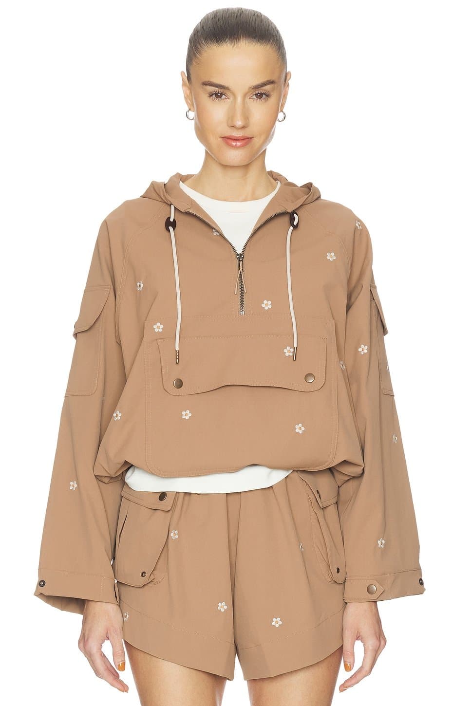revolve Revolve Embroidered Trailhead Pullover in Khaki
