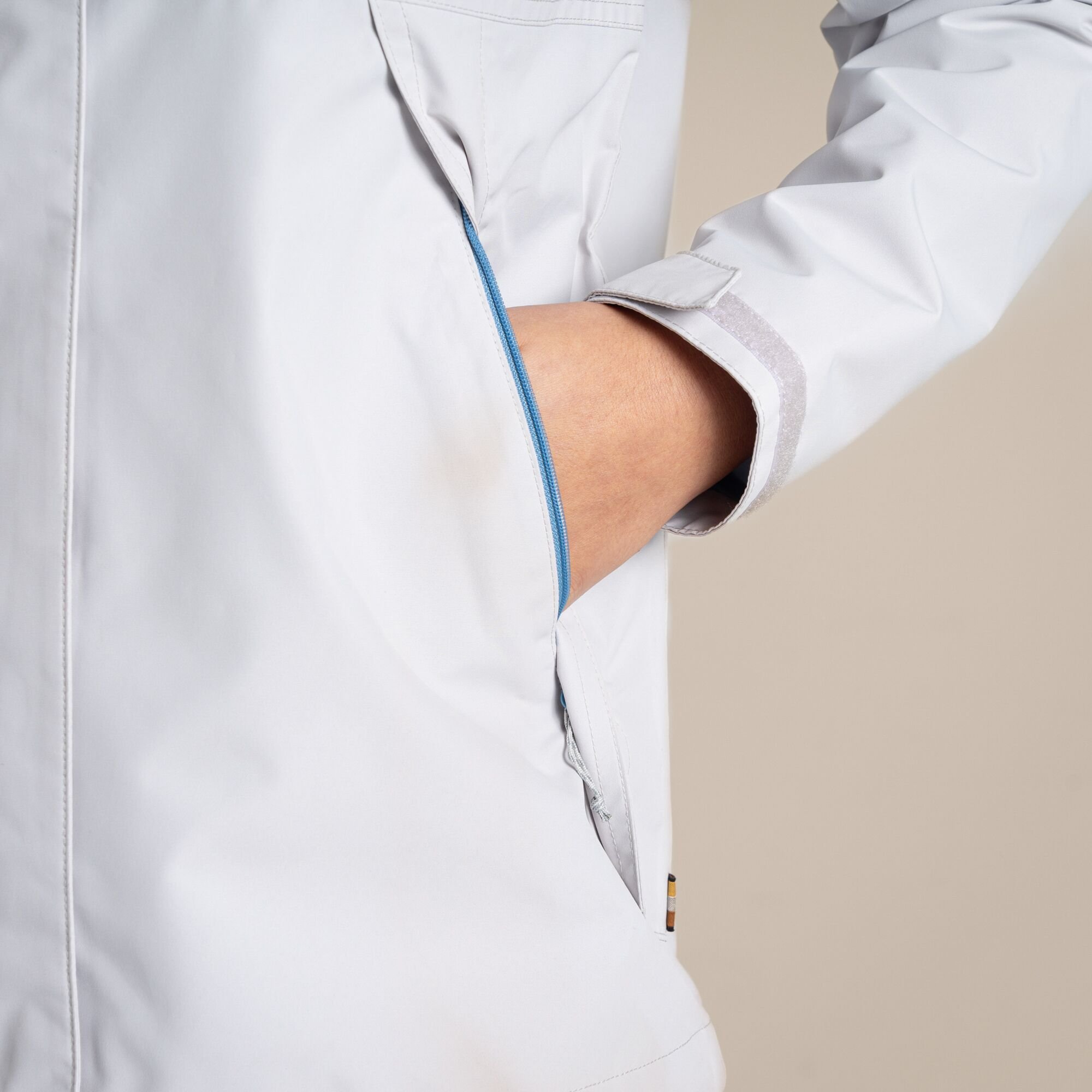 Craghoppers Craghoppers Women's Ossus Waterproof Jacket in Light Grey - 4