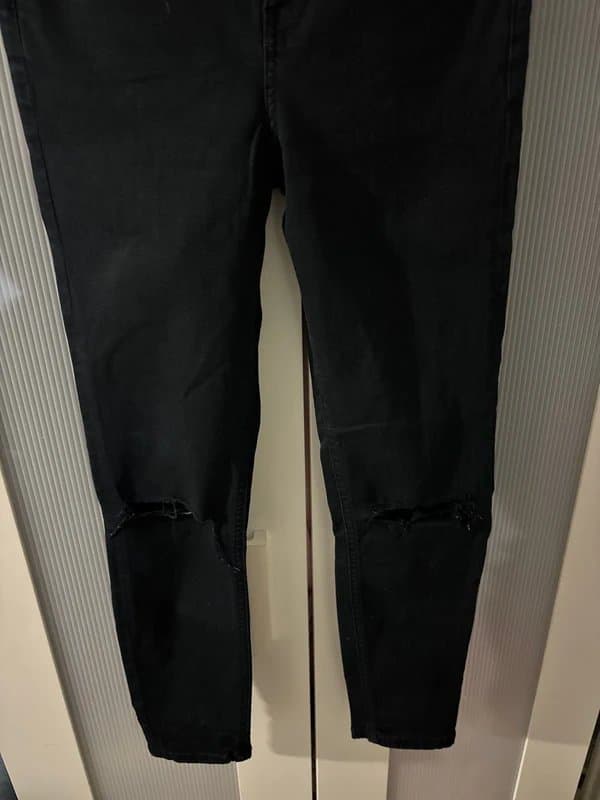 Topshop Topshop black ripped knee stretchy skinny jeans size 10