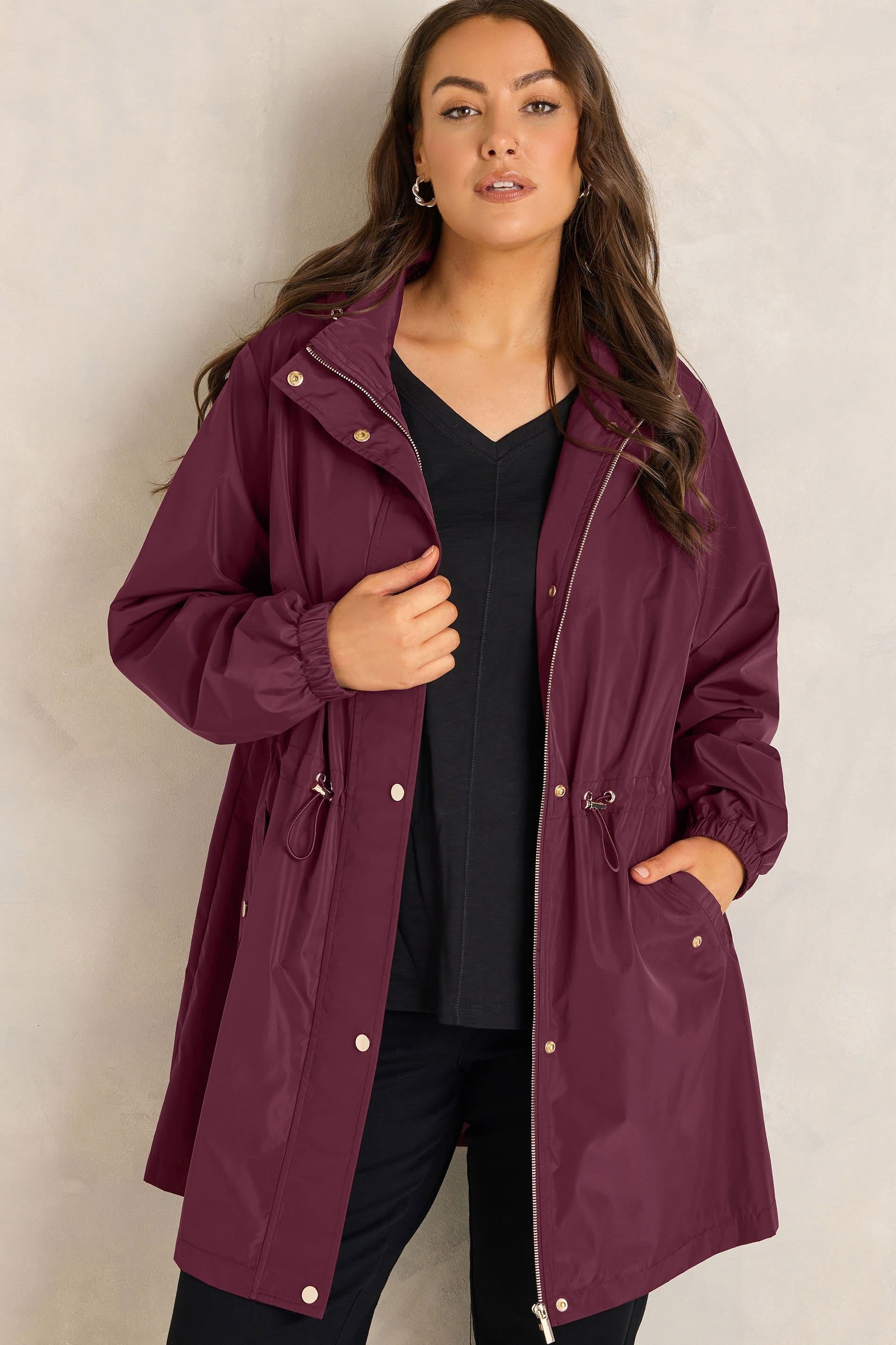 Evans Evans Women's Lightweight Rain Jacket in Wine