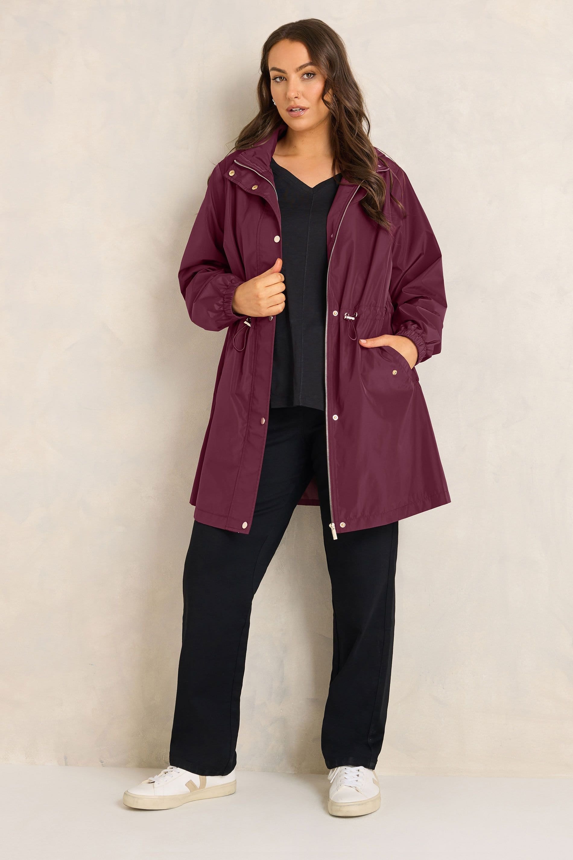 Evans Evans Women's Lightweight Rain Jacket in Wine - 4