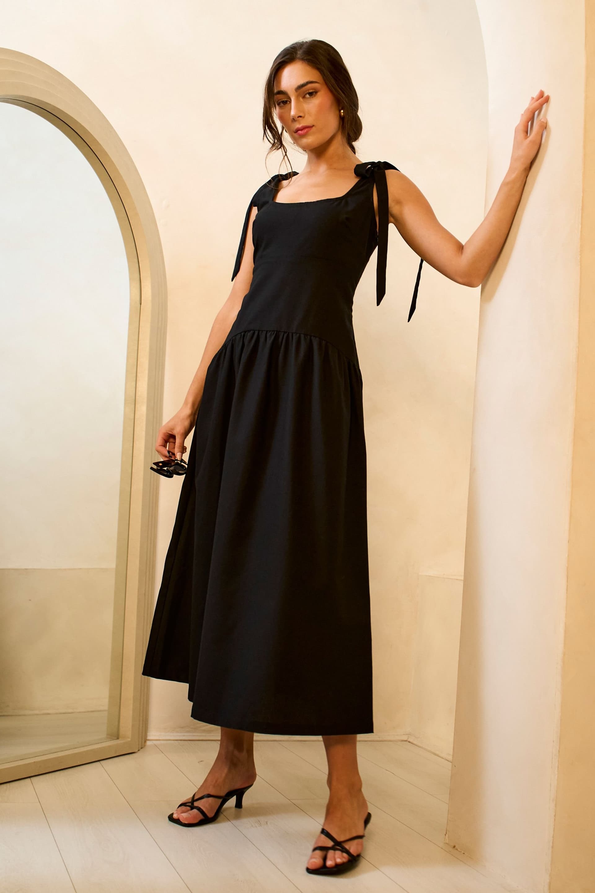 Gini London Gini London Women's Black Linen Mix Drop Waist Midi Dress