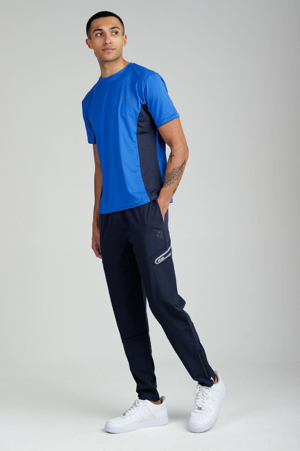 Foray Foray Men's Regular Fit Panelled Technical Joggers in Navy - 4