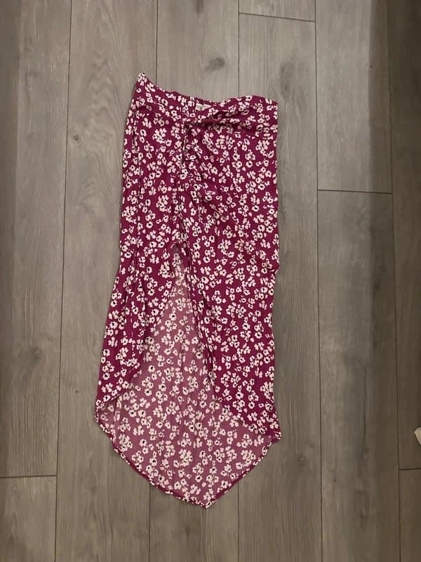 Bershka Bershka a-line floral skirt RPR £29.99 open to offers