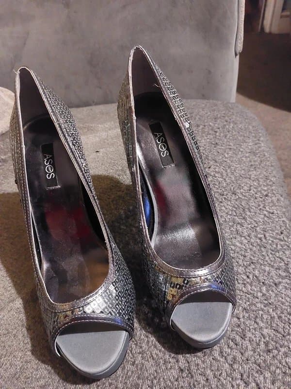 ASOS Asos     sequined shoes    size 5
