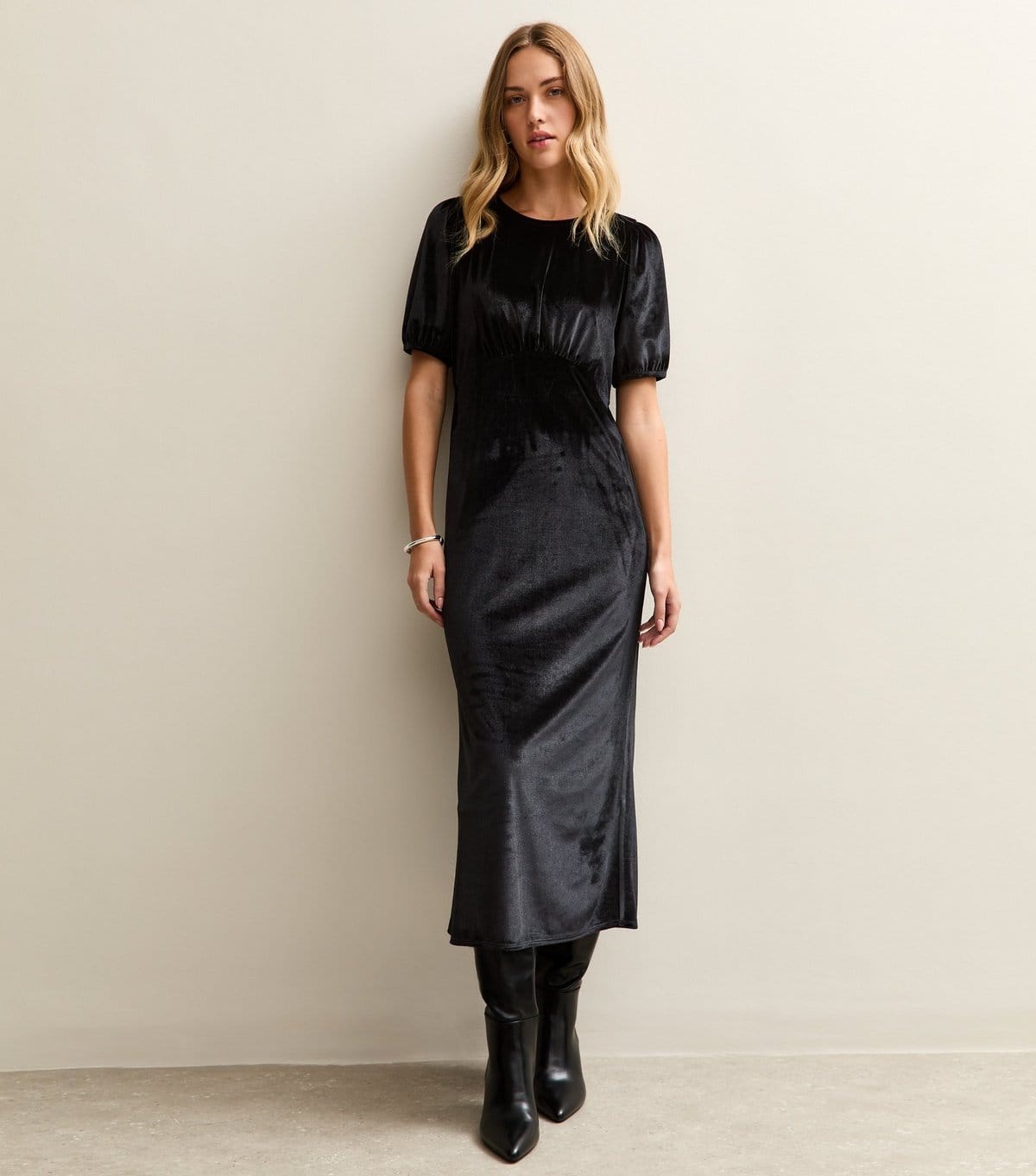 New Look Black Velvet Puff Sleeve Midi Dress