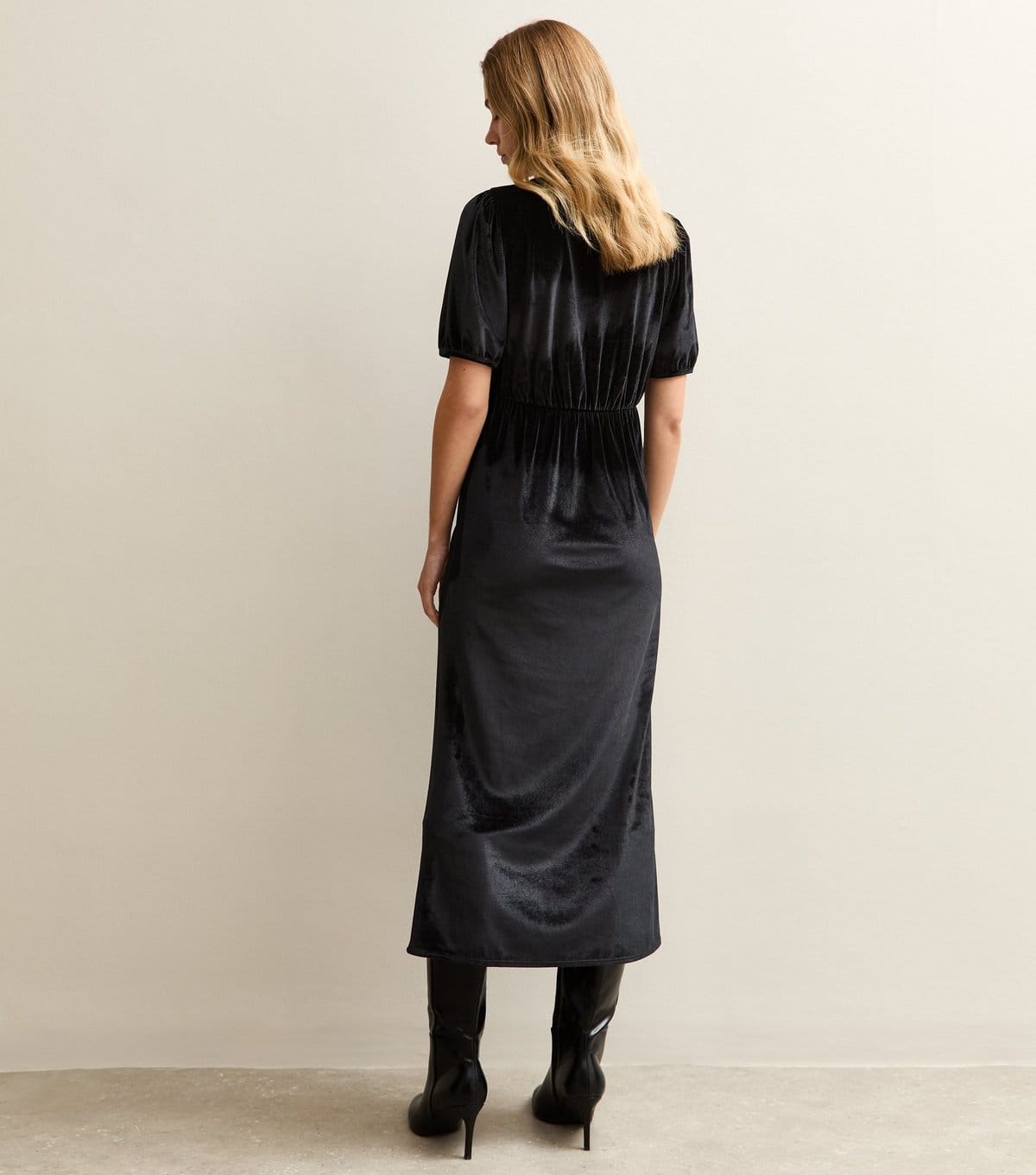 New Look Women's Black Velvet Puff Sleeve Midi Dress New Look - 4