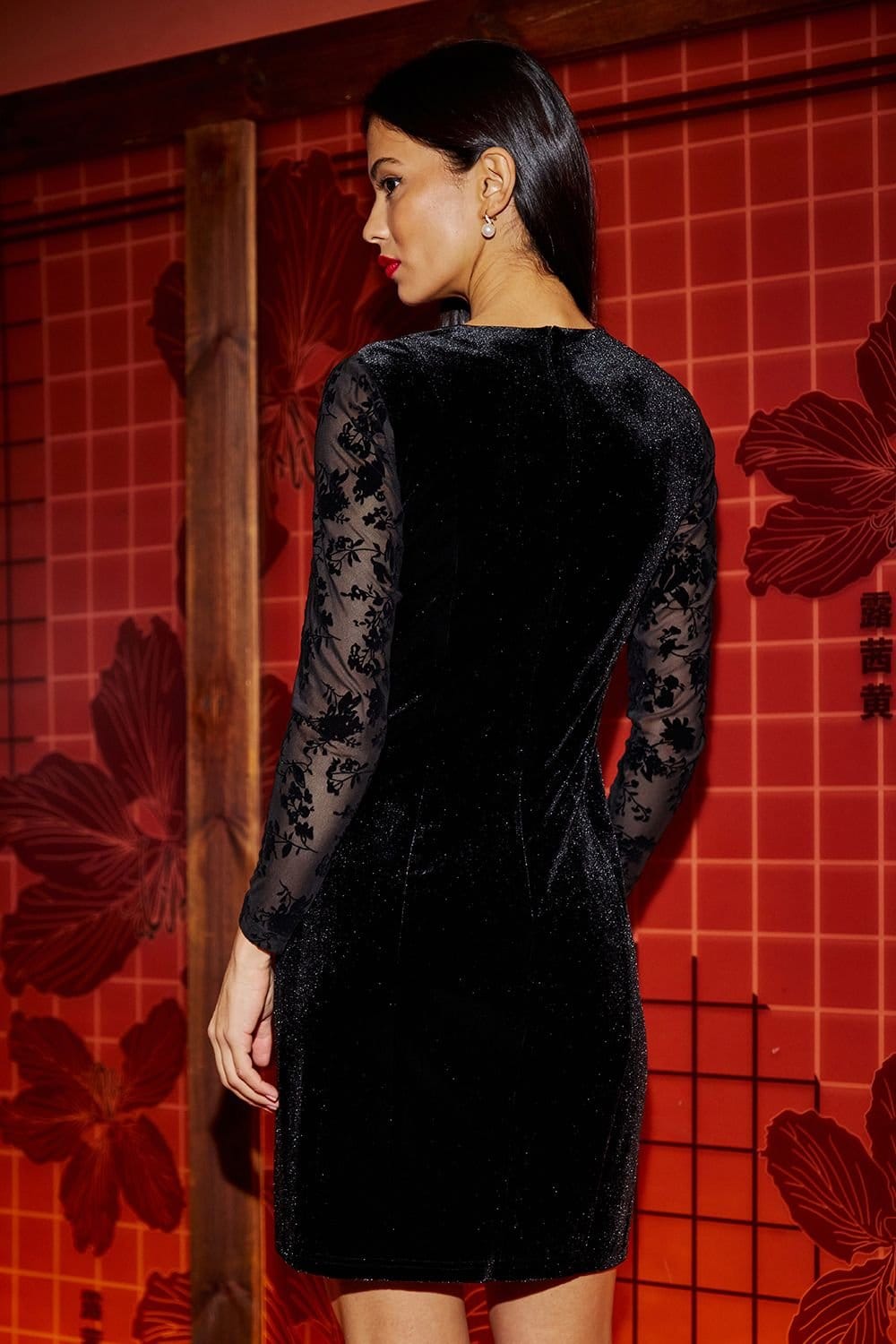 Yumi Yumi Women's Black Fitted Velvet Dress With Sheer Floral Sleeves - 4