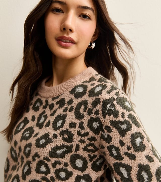 New Look Women's Pink Leopard Crew Neck Jumper New Look - 2