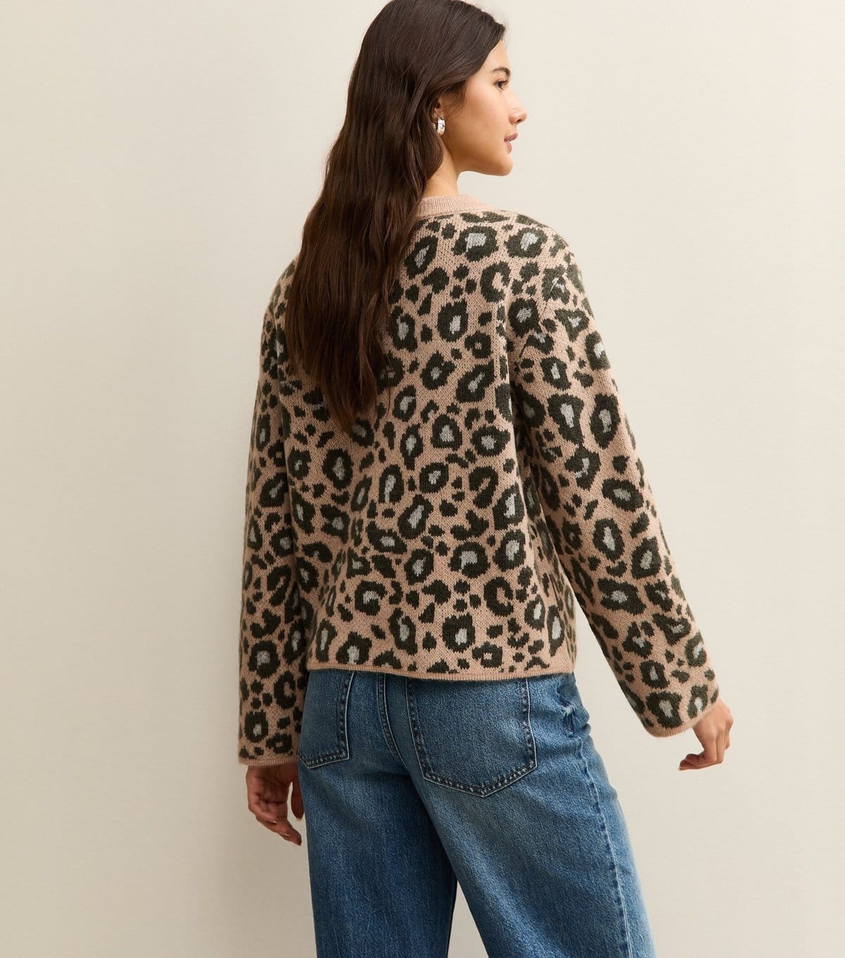 New Look Women's Pink Leopard Crew Neck Jumper New Look - 4