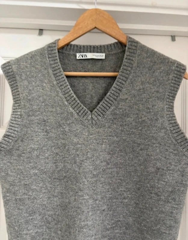 Zara Lovely Women's Zara Grey V Neck Wool Blend Knitted Sweater Vest Tank Top Waistcoat size M 12-14 - 1