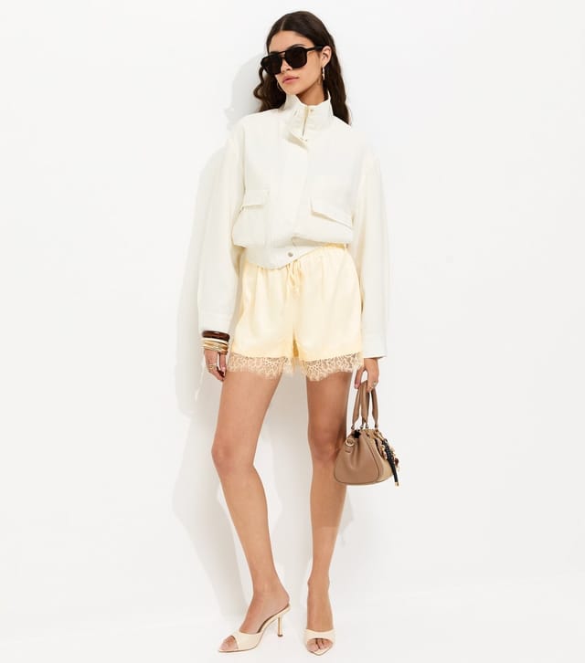 New Look Women's Cream Satin Lace Trim Shorts New Look - 3