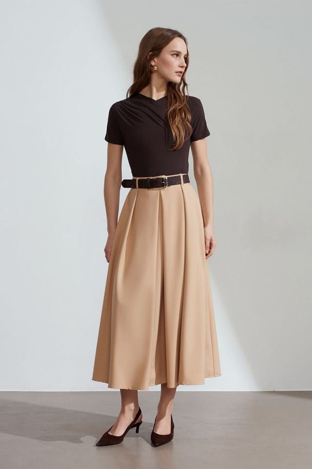Dilvin Dilvin Women's High-Waist Midi Straight Crepe Skirt in Beige - 2