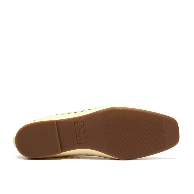 Clarks Clarks Women's Befana Perf Yellow Leather Slip Ons, Ballet Pumps - 3