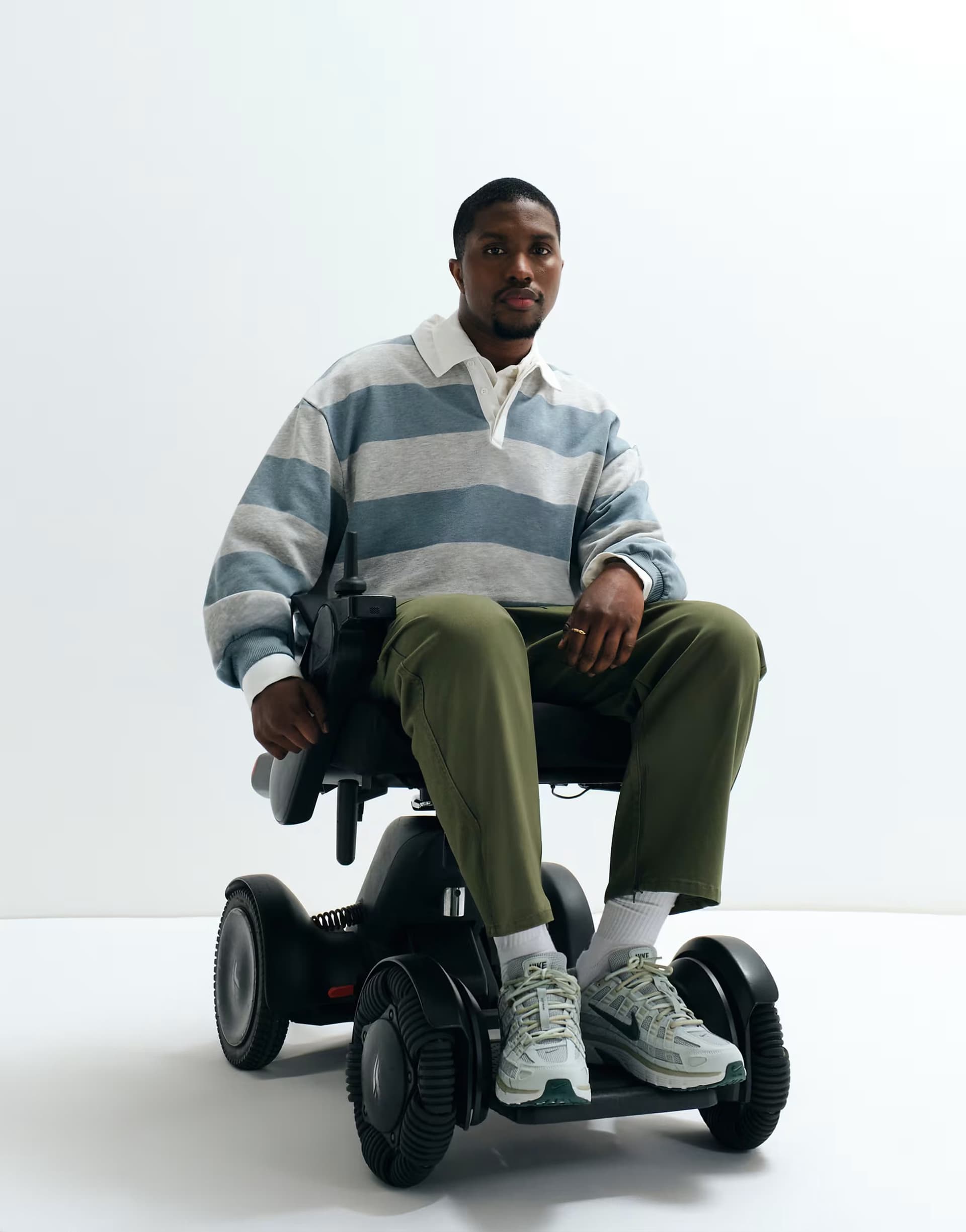 ASOS ASOS ADAPTIVE relaxed tapered trousers in khaki