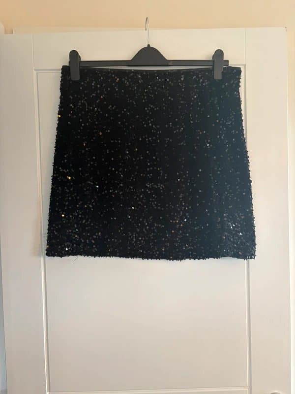 New Look Velvet sequin black skirt size 18